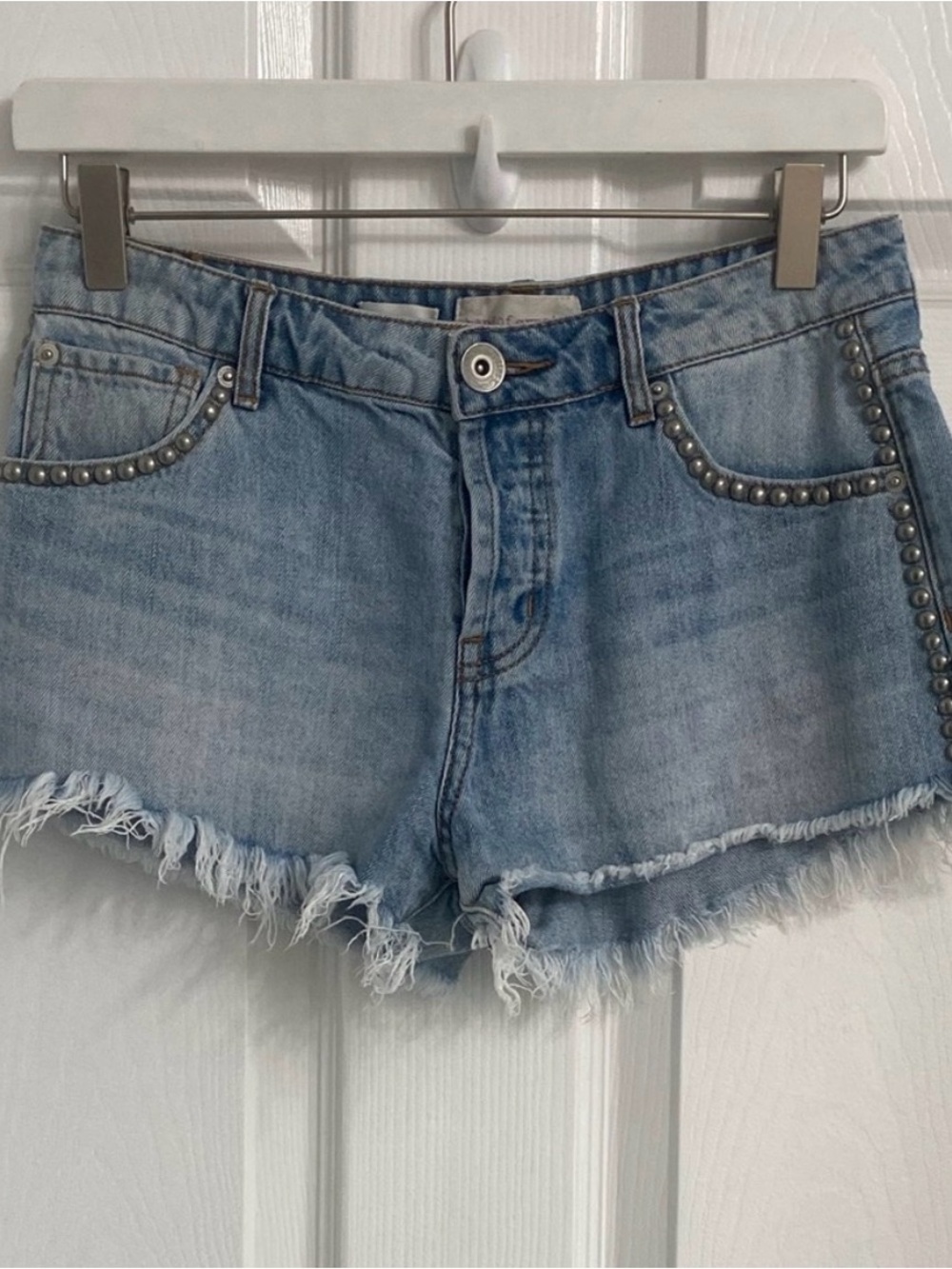 Band of Gypsies Rose Denim Shorts Blue Size 25 Studded Distressed Button Fly